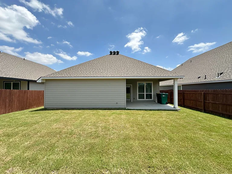 1821 Horatio St — Photo 31