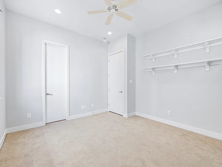 802 W Drew St — Photo 24