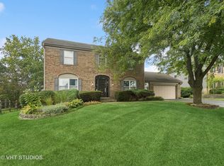 121 Hill Rd, Willowbrook, IL 60527