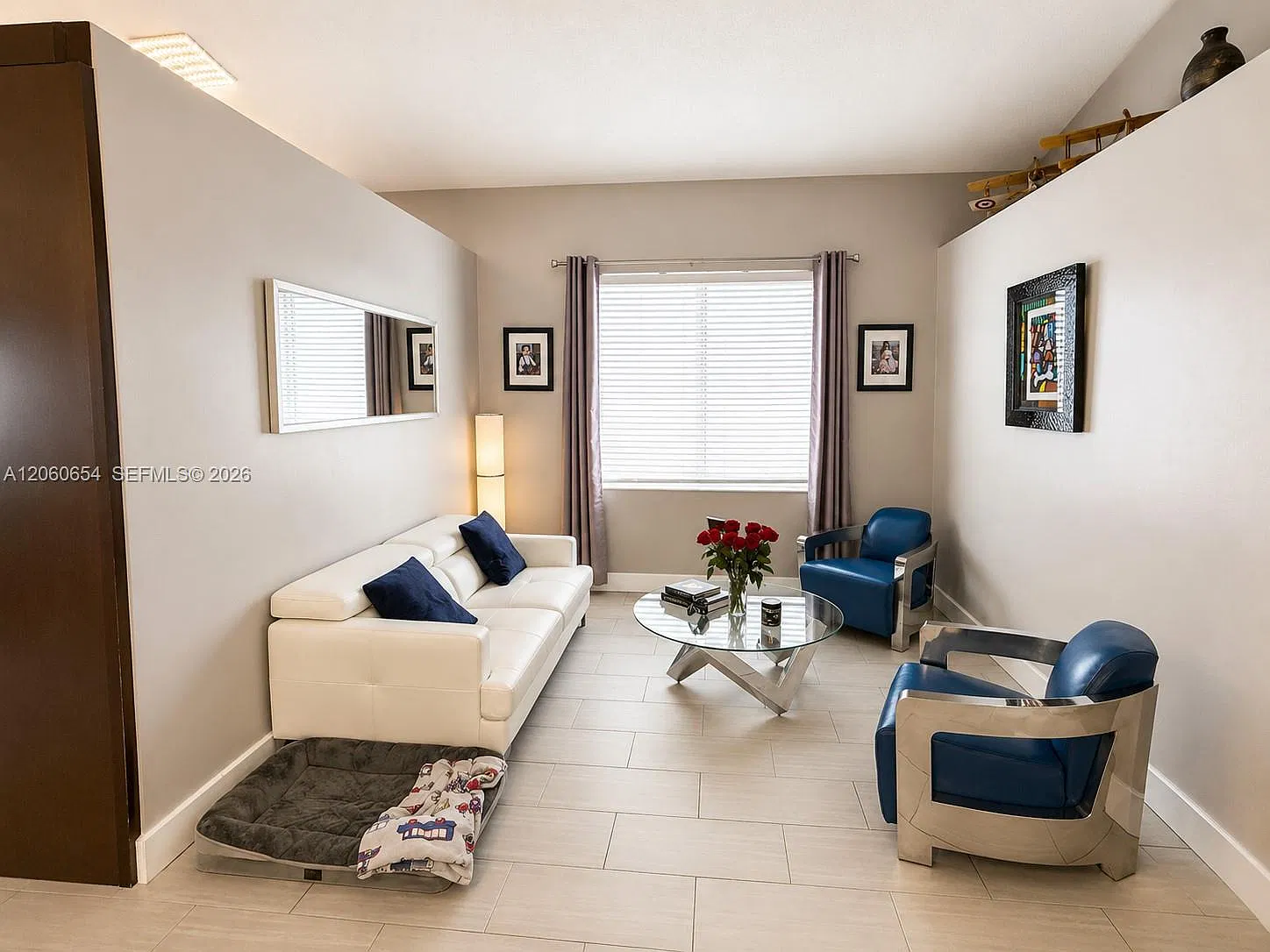 4 bed, 2.0 bath, 1477 sqft, $4,950 — Photo 3