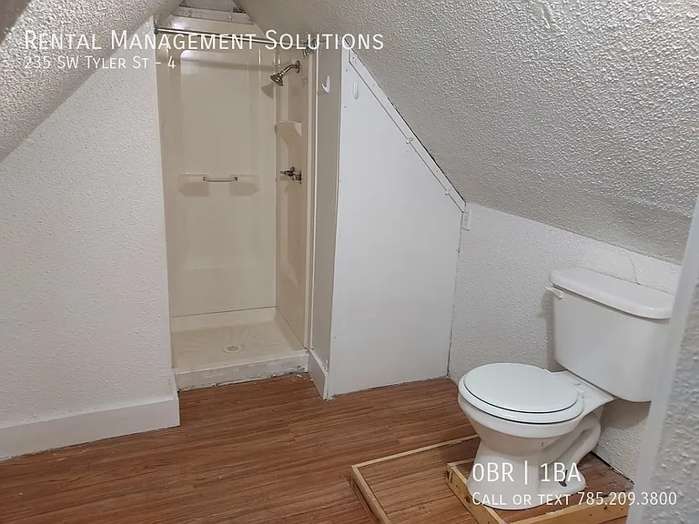 235 SW Tyler St #4 — Photo 10
