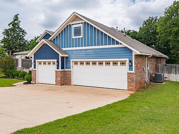 3rd image of 8851 Tall Oaks Dr