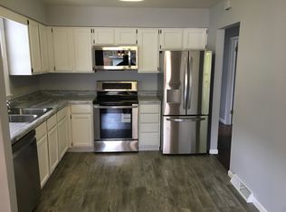 2213 Lake Point Dr, Madison, WI 53713