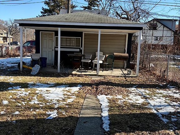 4th image of 619 N 2nd Ave