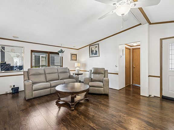 5th image of 818 Oakbrook Dr