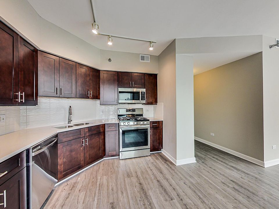 1st image of 700 W Couch Pl #1003
