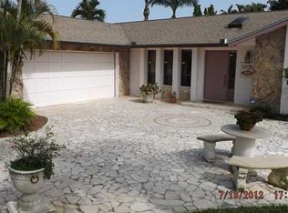 238 Natchez Trace Ave, Royal Palm Beach, FL 33411