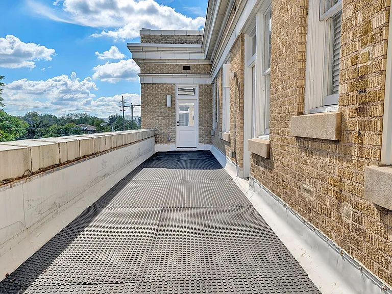 The Diamond Hill Lofts — Photo 24