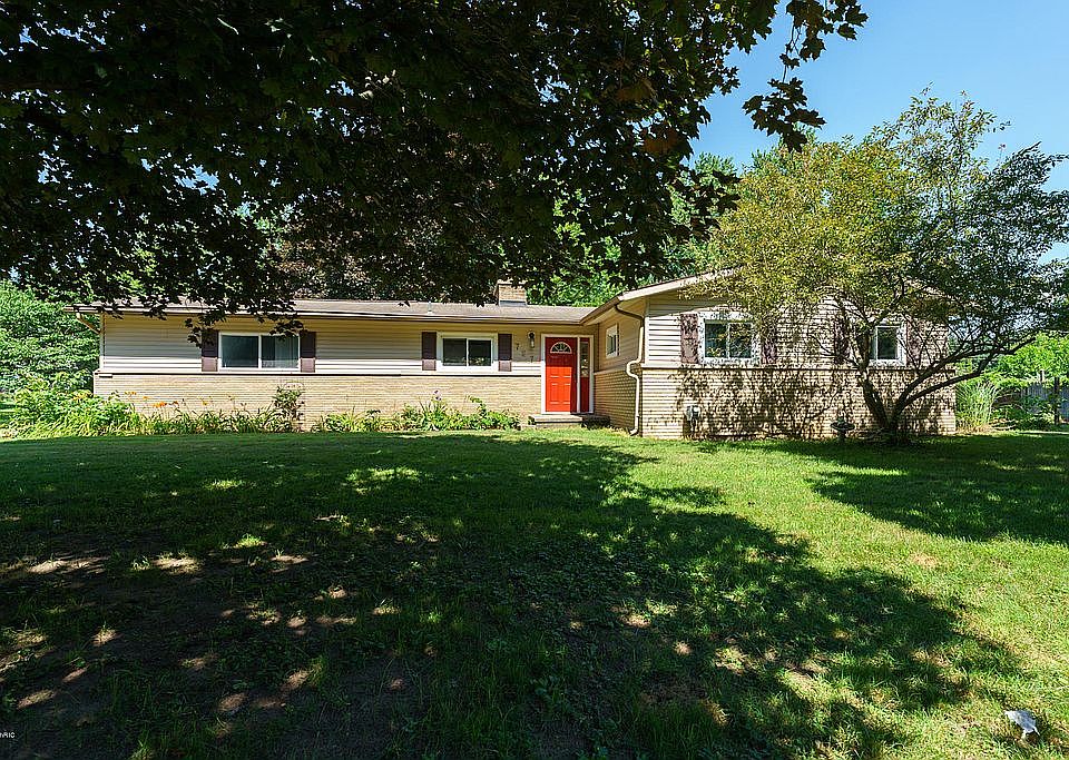 1st image of 727 Birch Ln