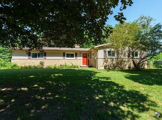 727 Birch Ln, Paw Paw, MI 49079