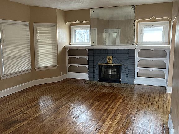 4th image of 3594 E 153rd St #Up