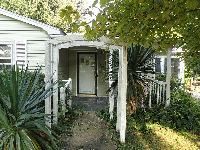 1st image of 3903 Pirkey Ln