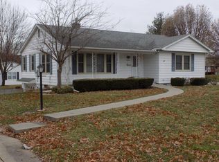 1403 N Main St, Carrollton, MO 64633