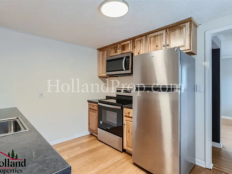 315 NW Dennis Ave — Photo 5