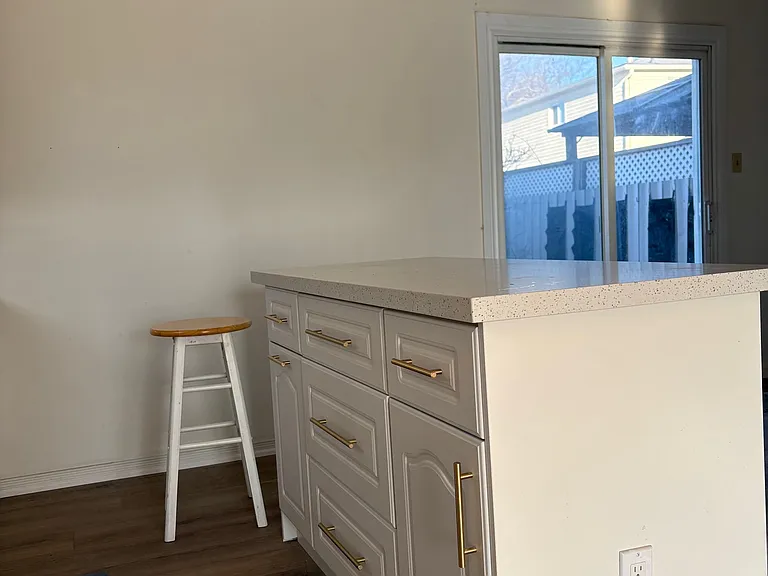 701 Leeder Ct — Photo 5