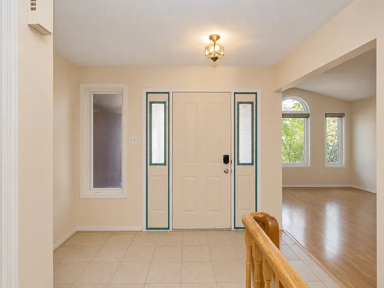50 Chalmers Dr — Photo 3