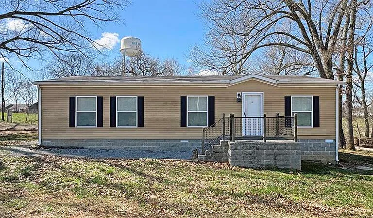 1501 Thompsonville Ln — Photo 1