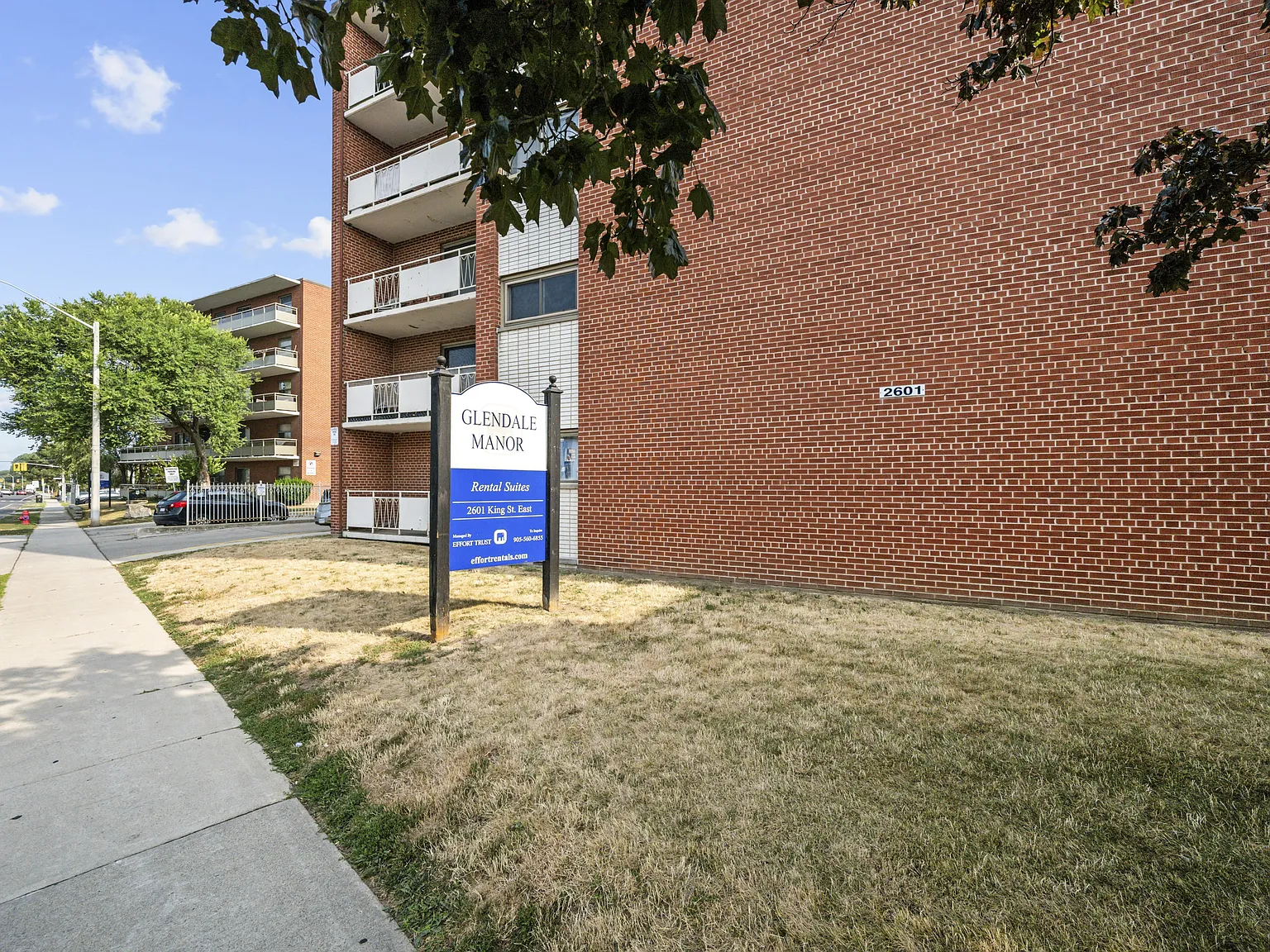 Glendale Manor Apartments — Photo 3