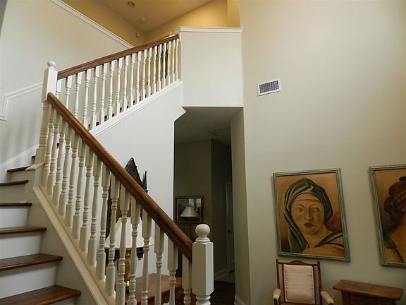 4th image of 625 Mary Jane Ln