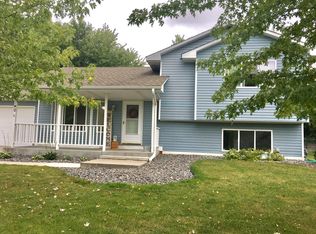 1140 Meadow Oak Dr, Monticello, MN 55362