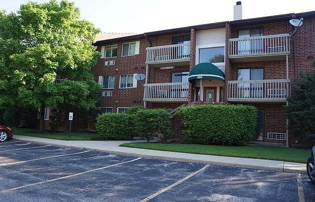1st image of 880 N Lakeside Dr APT 2C