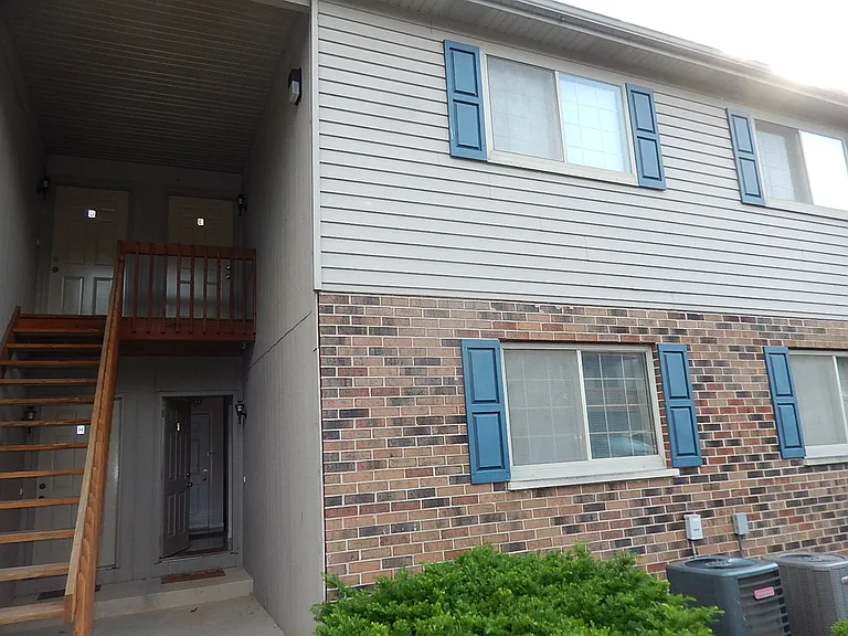 375 Woodridge Cir #F — Photo 14