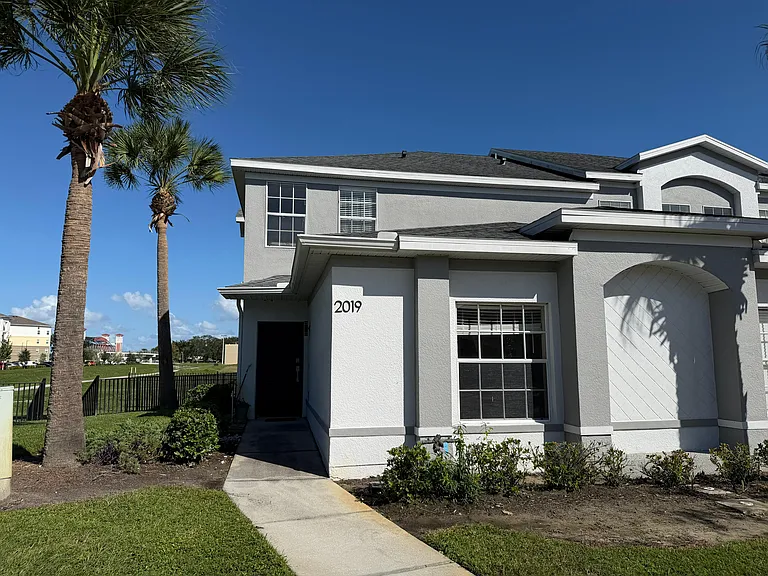 2019 Claudia Ln — Photo 2