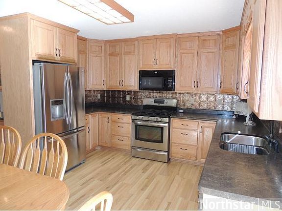 4th image of 25395 Forest Blvd