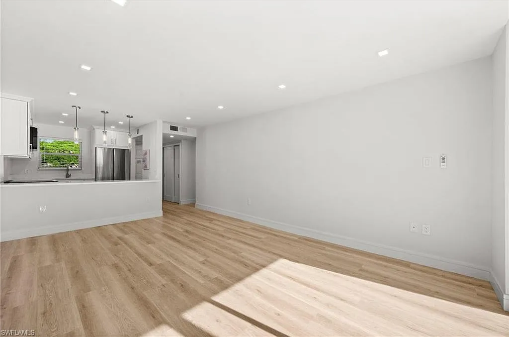 1 bed, 1.0 bath, 638 sqft, $1,900 — Photo 4