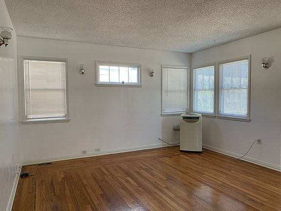 3rd image of 63 Cleveland Ave APT 1