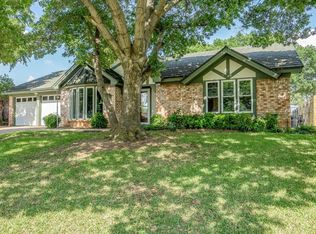 2024 Mountainview Dr, Hurst, TX 76054