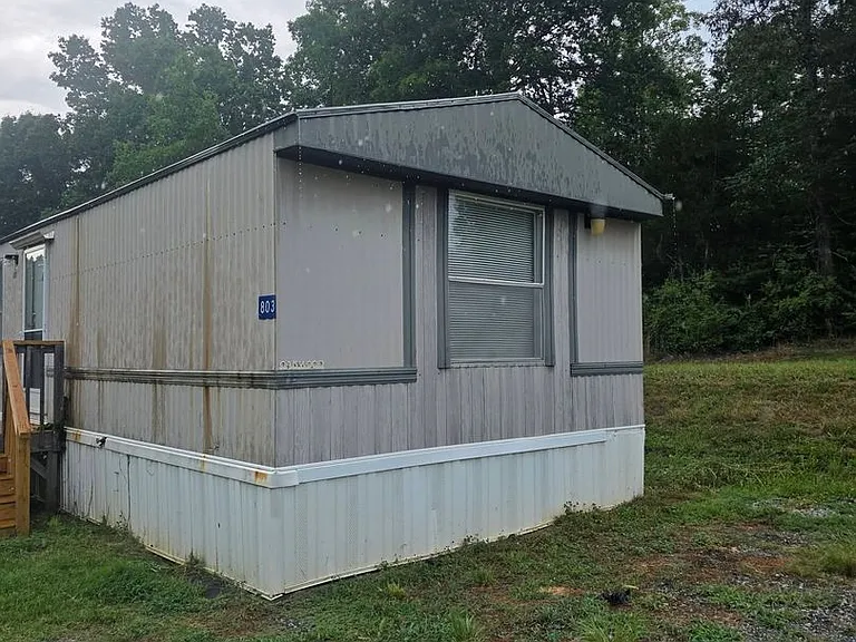 803 Bonfire Dr — Photo 2