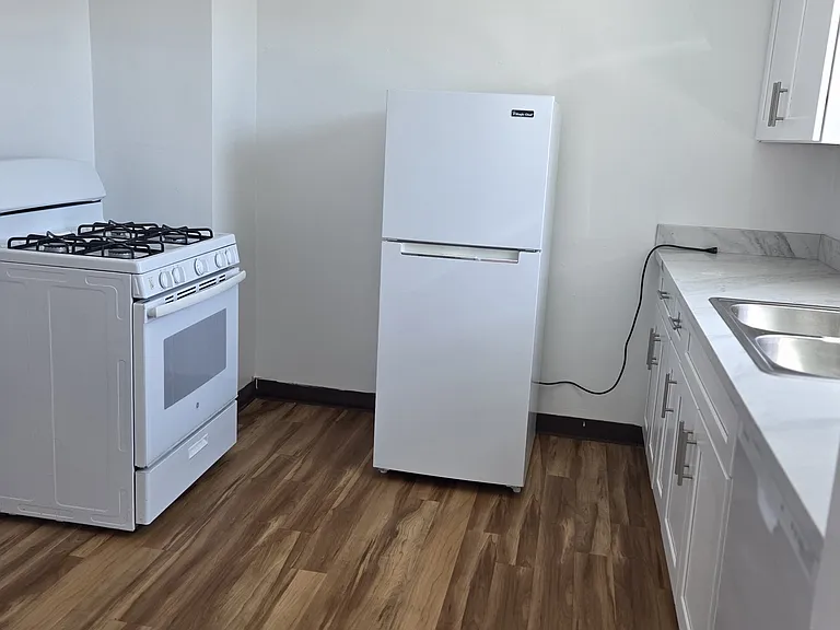 1051 Castro St #1 — Photo 2
