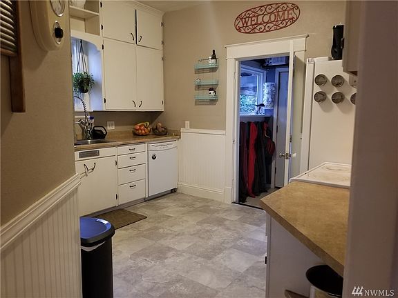 3rd image of 4306 S Park Ave
