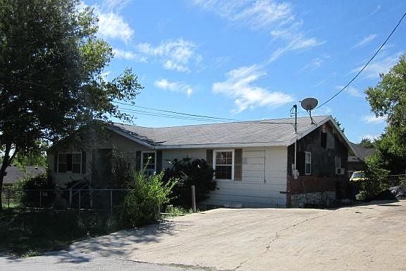3rd image of 2728 Pall Mall Ave