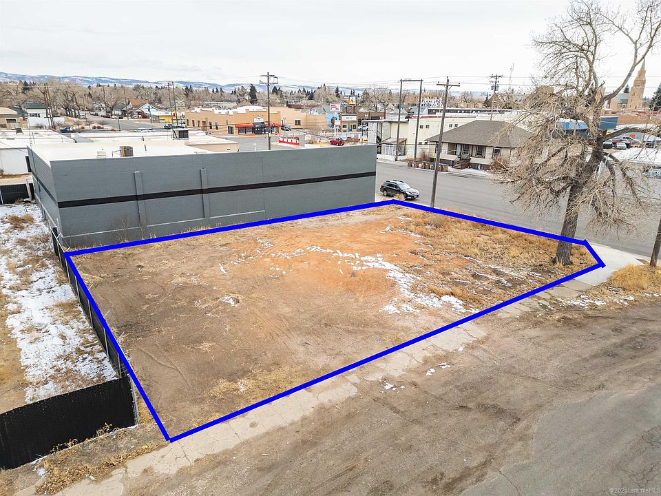 1st image of 203 E Clark St
