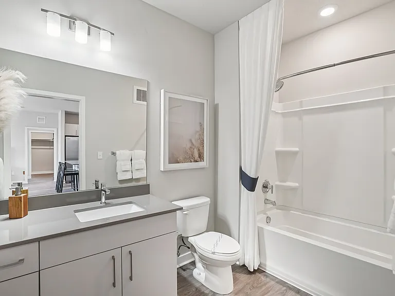 Northshore Apartments — Photo 38