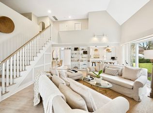 545 Hampton Rd APT 19, Southampton, NY 11968