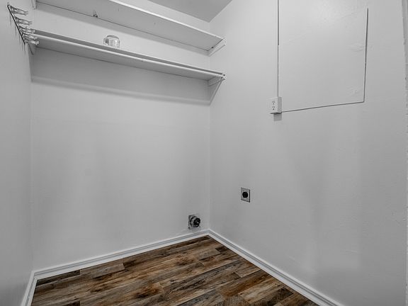 5th image of 1613 Nix St