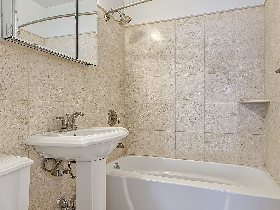 2nd image of 50 W 93rd St APT 7B
