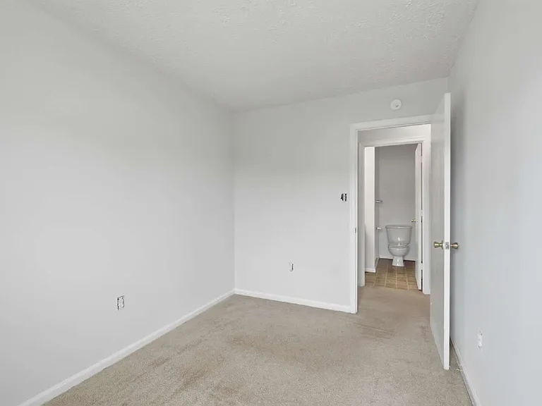 8635 Reinecke Ct — Photo 21