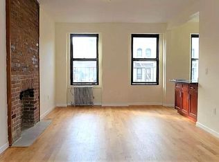 204 8th Ave APT 4F, New York, NY 10011