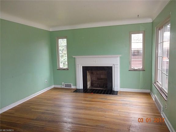 2nd image of 5826 Brookside Dr