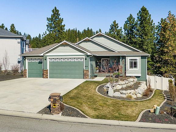 2nd image of 5810 N Del Rey Dr