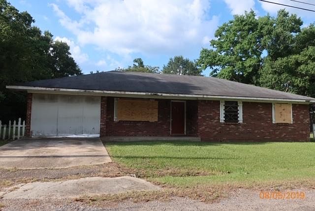 1st image of 411 Carver Ave