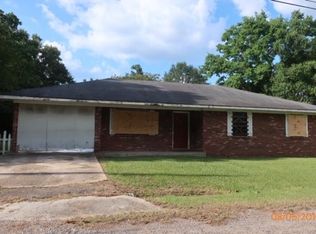 411 Carver Ave, Lumberton, MS 39455