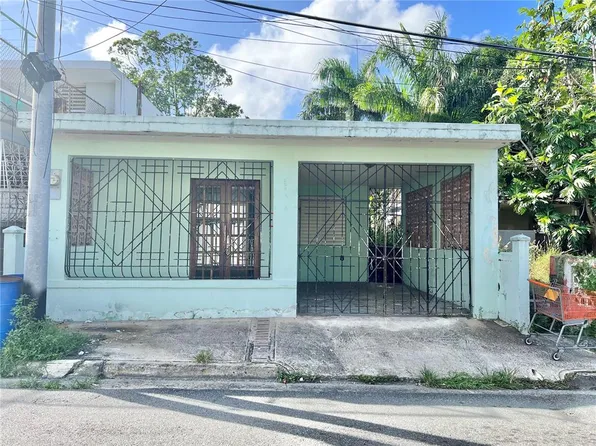 Delicias Street Vista Alegre #13, Bayamon, PR 00959