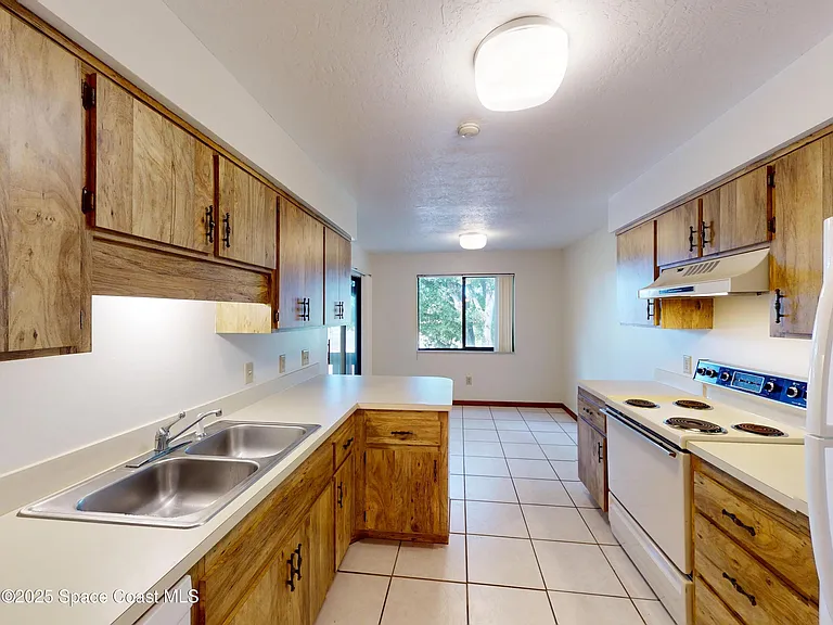 9017 Manchester Ln #21E — Photo 5