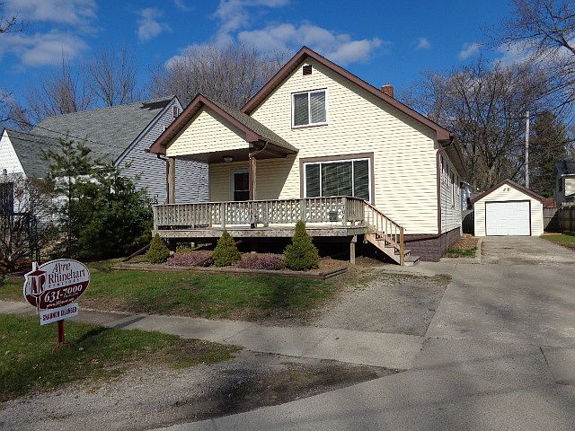 MOVE-IN-READY STARTER HOME!! Exceptionally well cared for home! Freshly painted interior and brand n