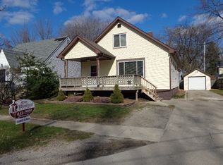 706 Iroquois Ct, Midland, MI 48640